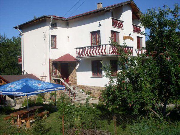 Veselata Guest House Dolna Banya Exterior photo